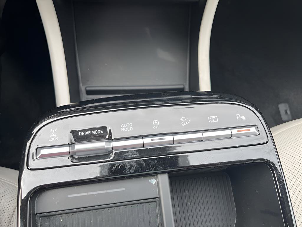 Used 2025 Hyundai Tucson Limited image 36
