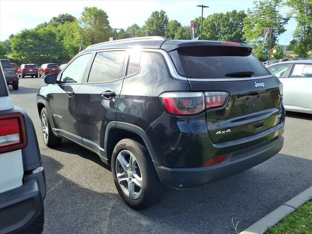 Used 2024 Jeep Compass Latitude AWD/4WD image 9