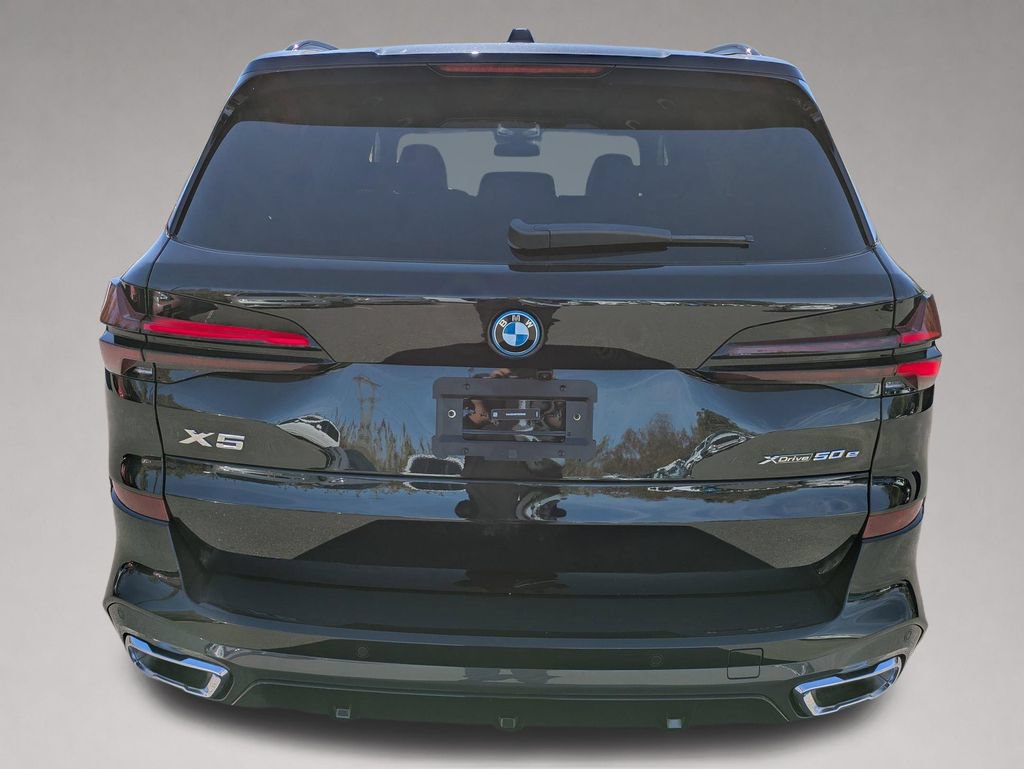 New 2026 BMW X5 xDrive50e w/ M Sport Package AWD/4WD image 5