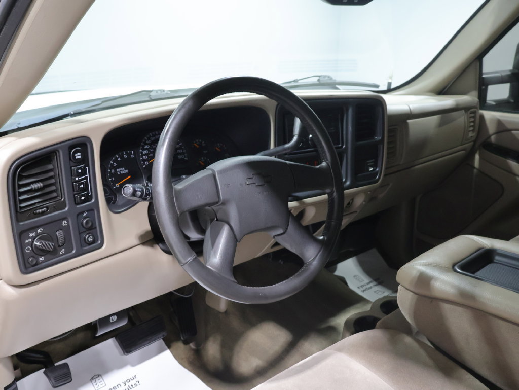 Used 2004 Chevrolet Silverado 1500 LS w/ Light Duty Power Package AWD/4WD image 18