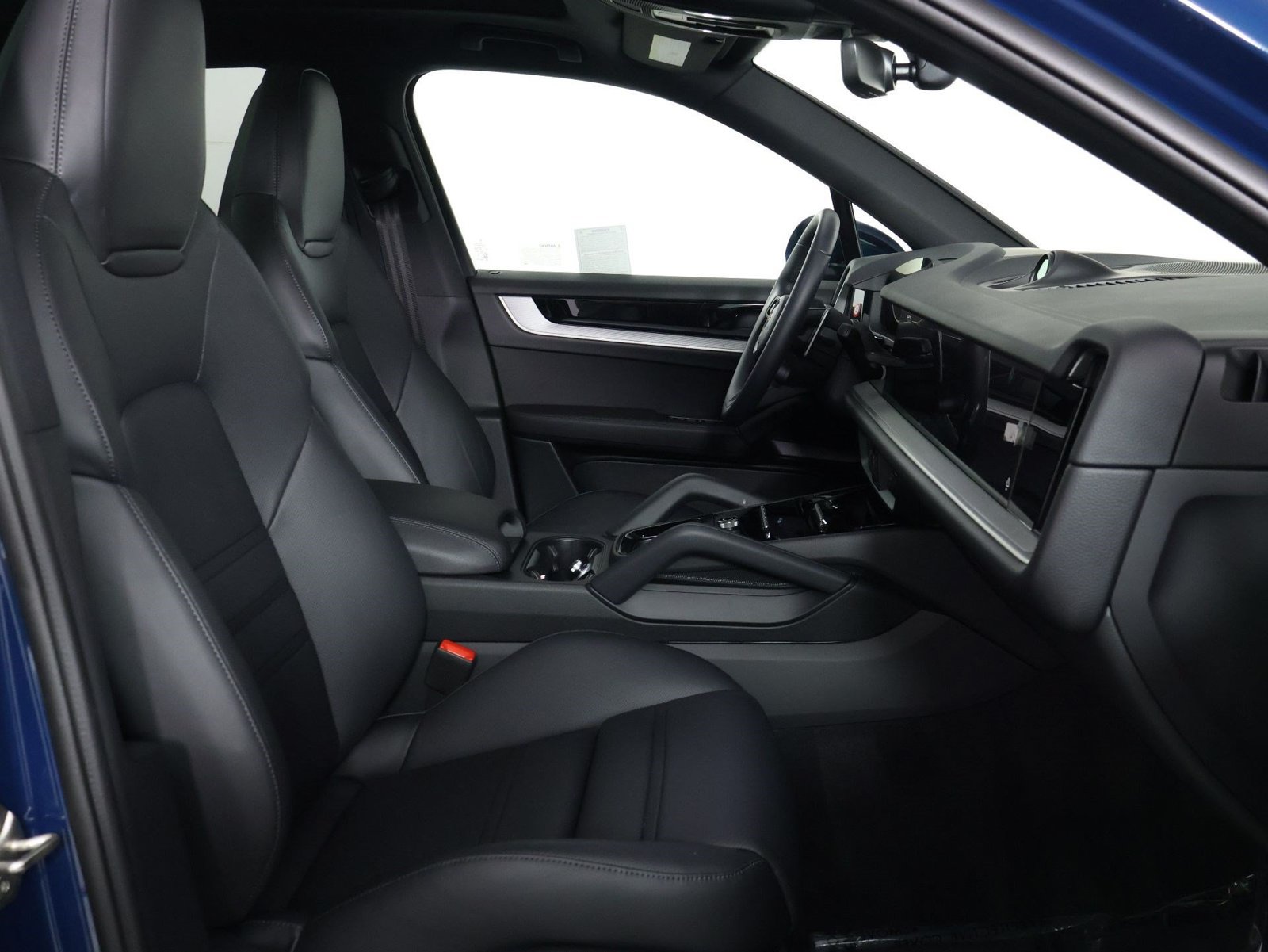 Certified 2026 Porsche Cayenne AWD/4WD image 31