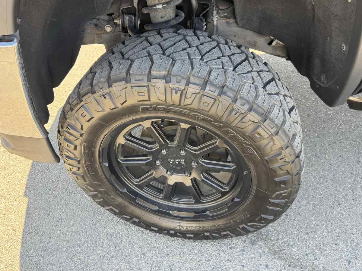 Used 2018 GMC Sierra 1500 SLT AWD/4WD image 39