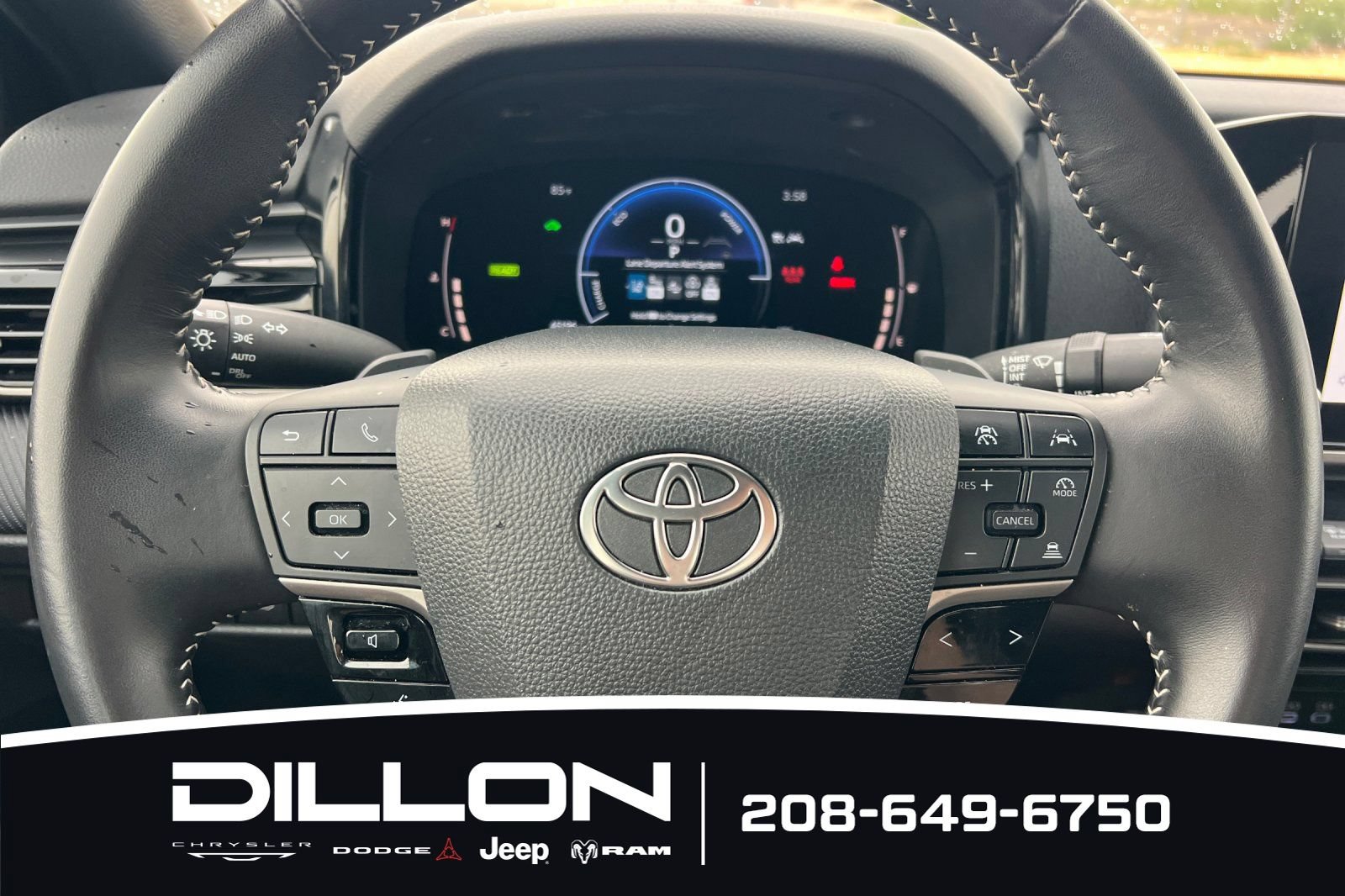 Used 2025 Toyota Camry SE FWD image 25