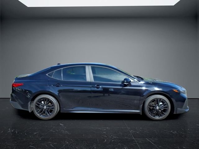 Used 2025 Toyota Camry SE FWD image 2