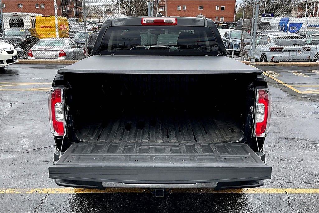 Used 2015 GMC Canyon SLT image 25