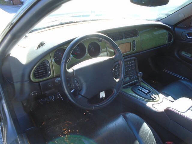 Used 2001 Jaguar XKR Coupe RWD image 12
