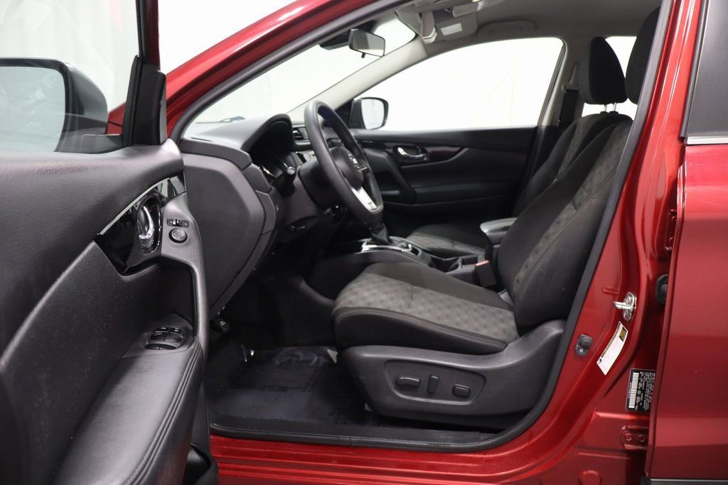 Used 2019 Nissan Rogue Sport SV image 11