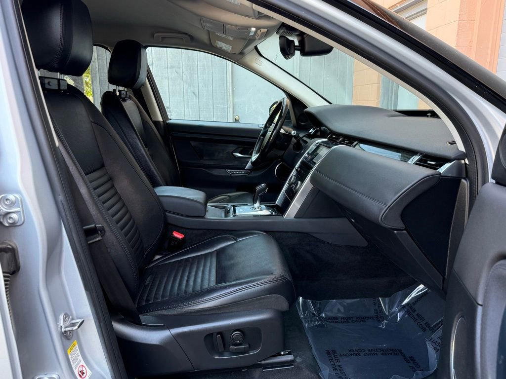 Used 2020 Land Rover Discovery Sport SE image 21