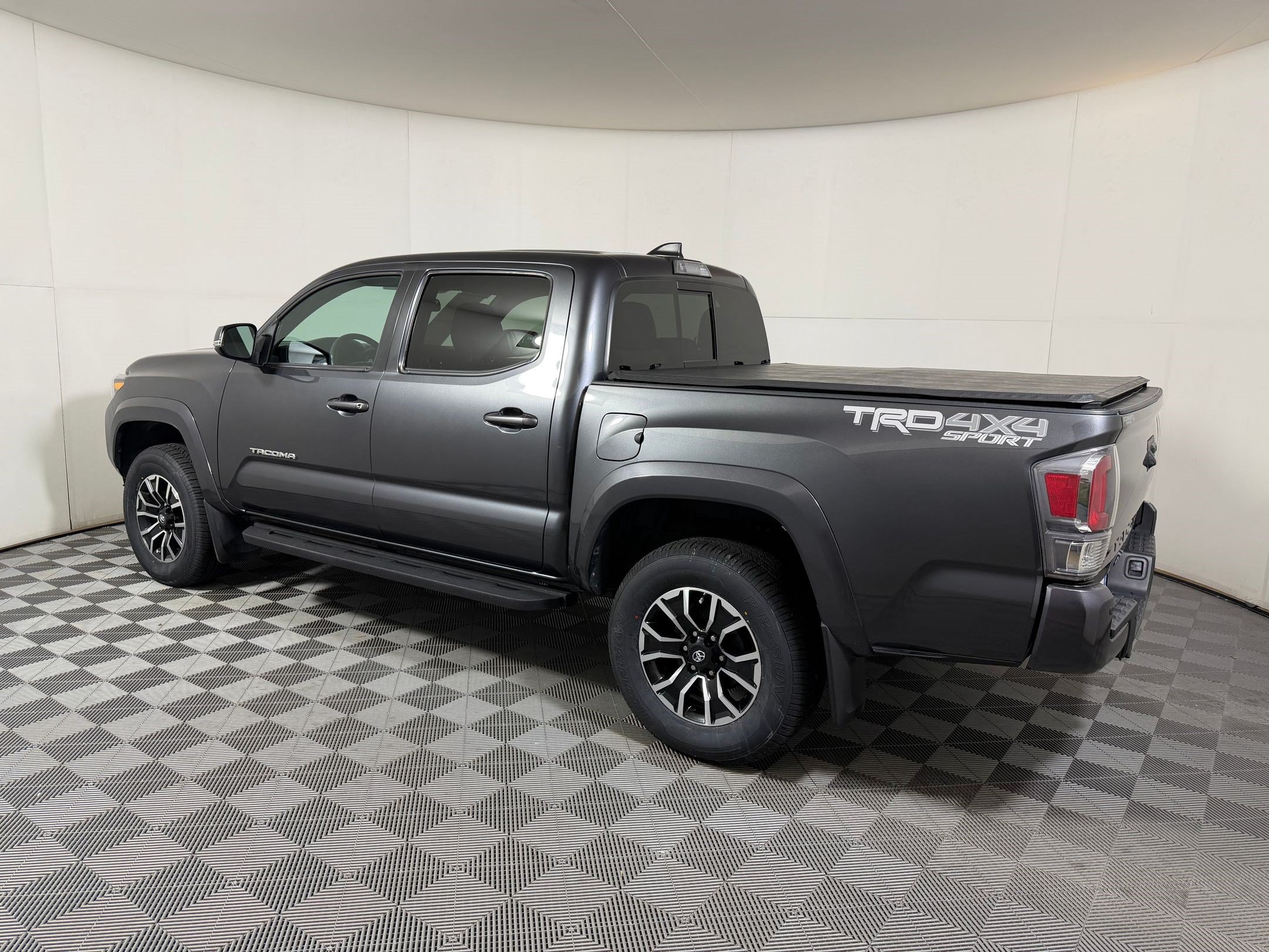 Used 2022 Toyota Tacoma TRD Sport w/ Technology Package AWD/4WD image 20