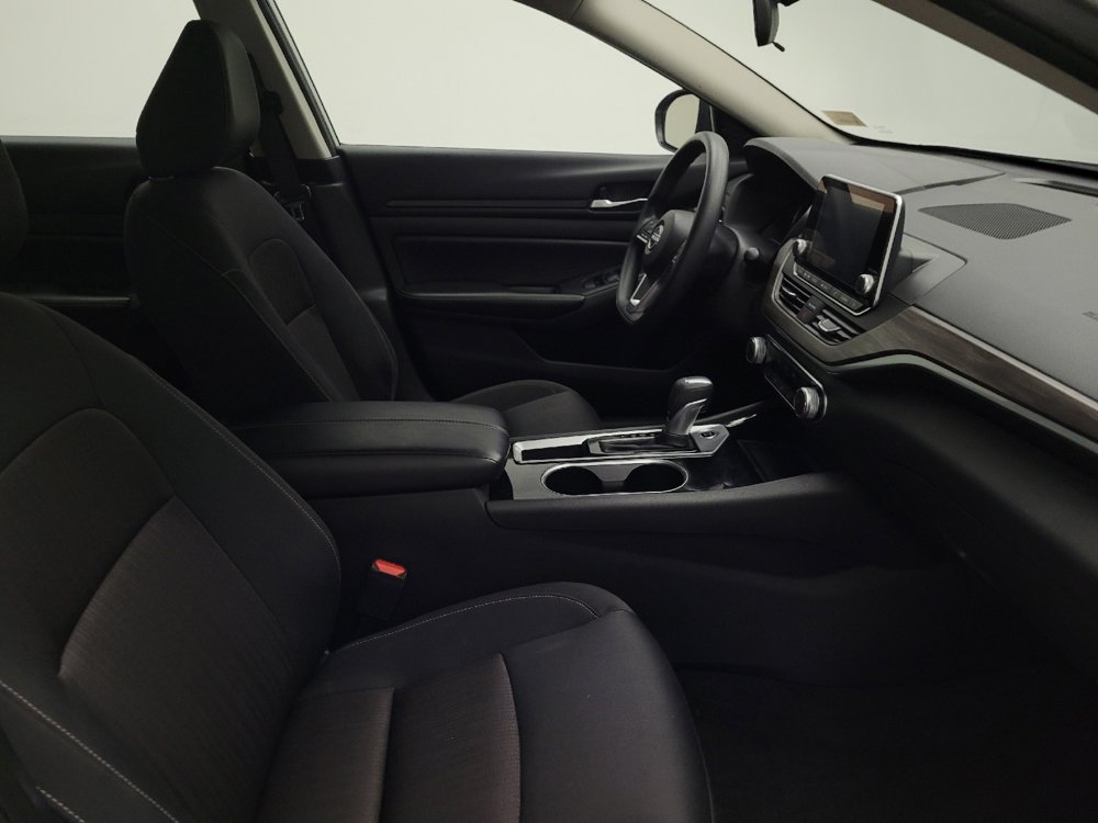 Used 2024 Nissan Altima 2.5 SV image 21