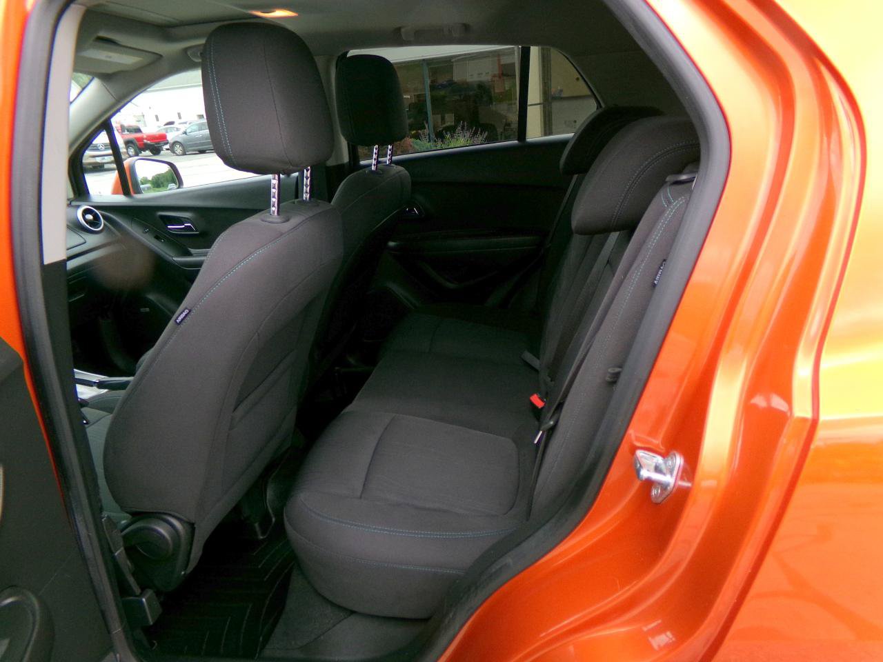 Used 2016 Chevrolet Trax LT w/ LT Sun and Sound Package AWD/4WD image 12