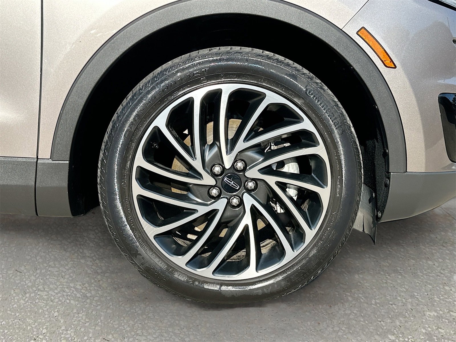 Used 2020 Lincoln Nautilus Reserve image 33