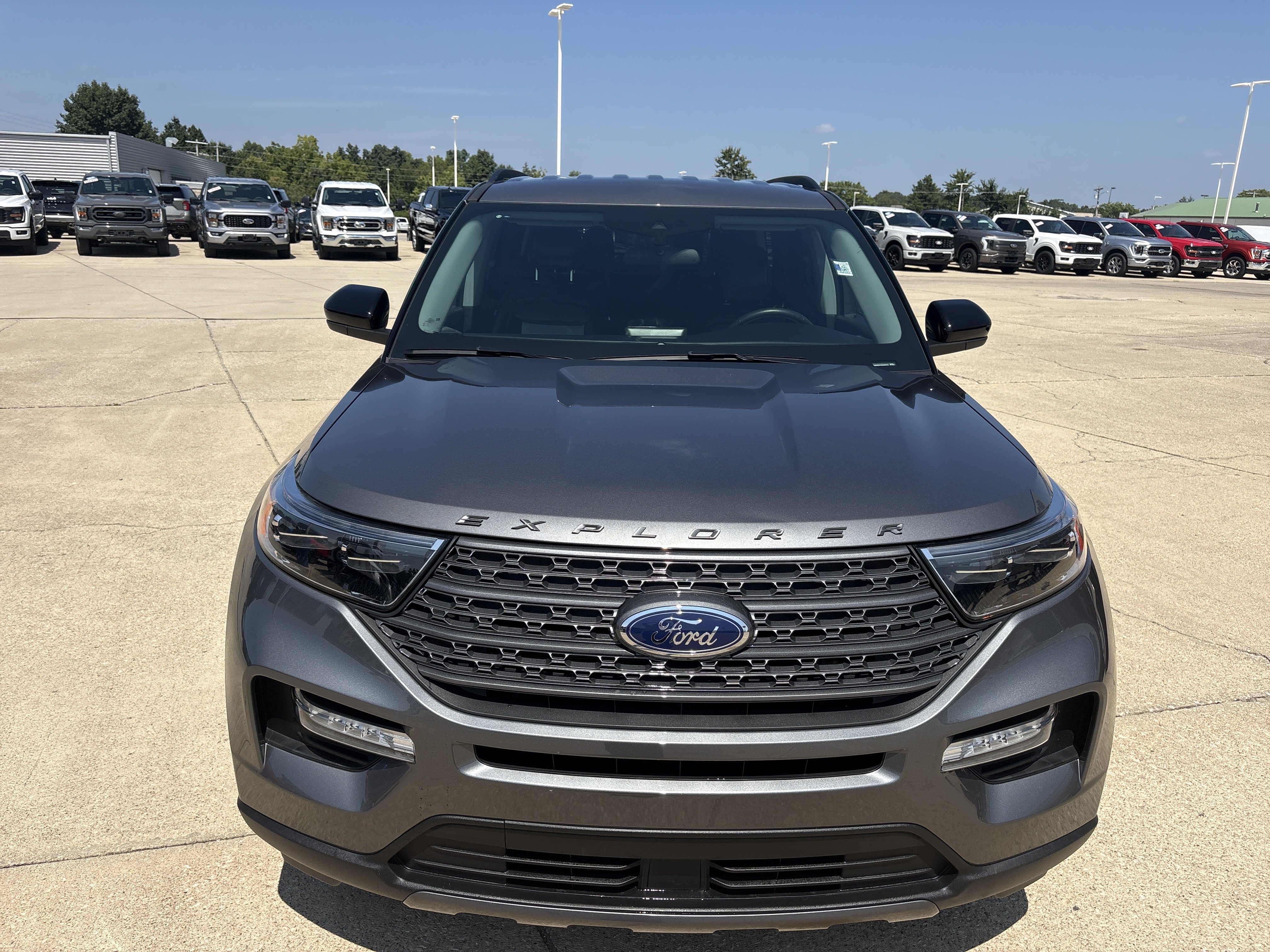 Used 2024 Ford Explorer XLT w/ Equipment Group 202A AWD/4WD image 2