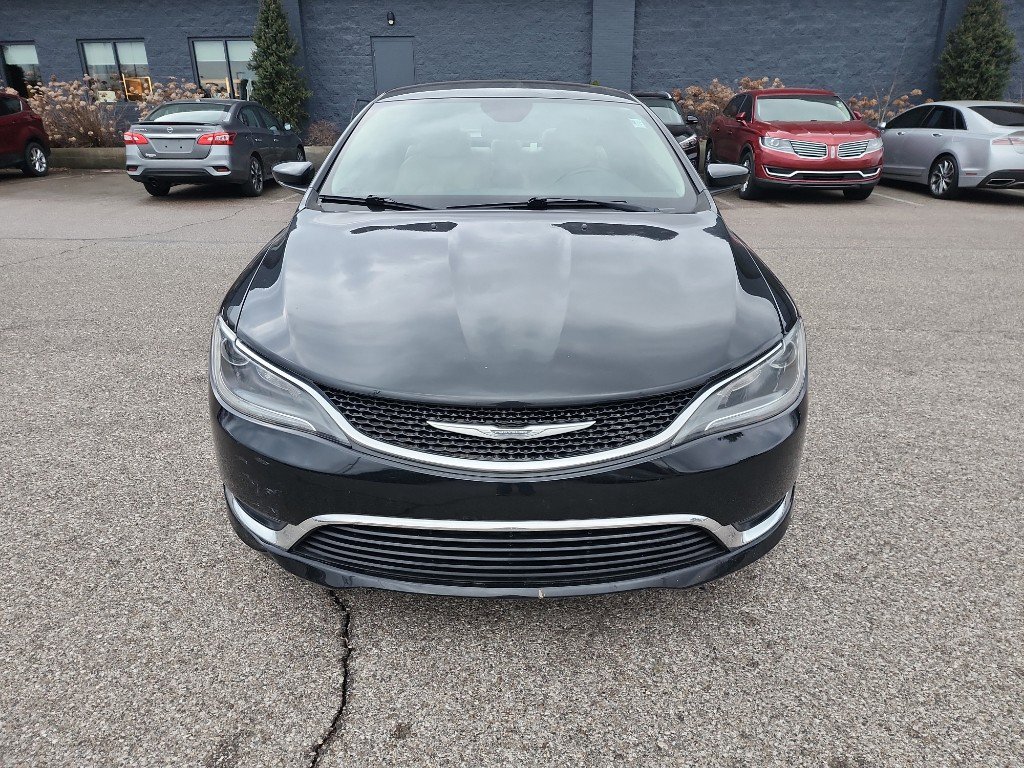 Used 2016 Chrysler 200 Limited Platinum w/ Comfort & Convenience Group image 2