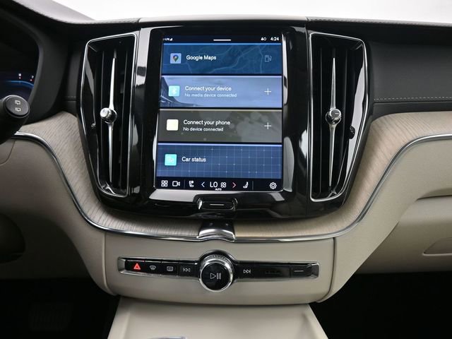 Used 2022 Volvo XC60 B5 Inscription w/ Climate Package image 13