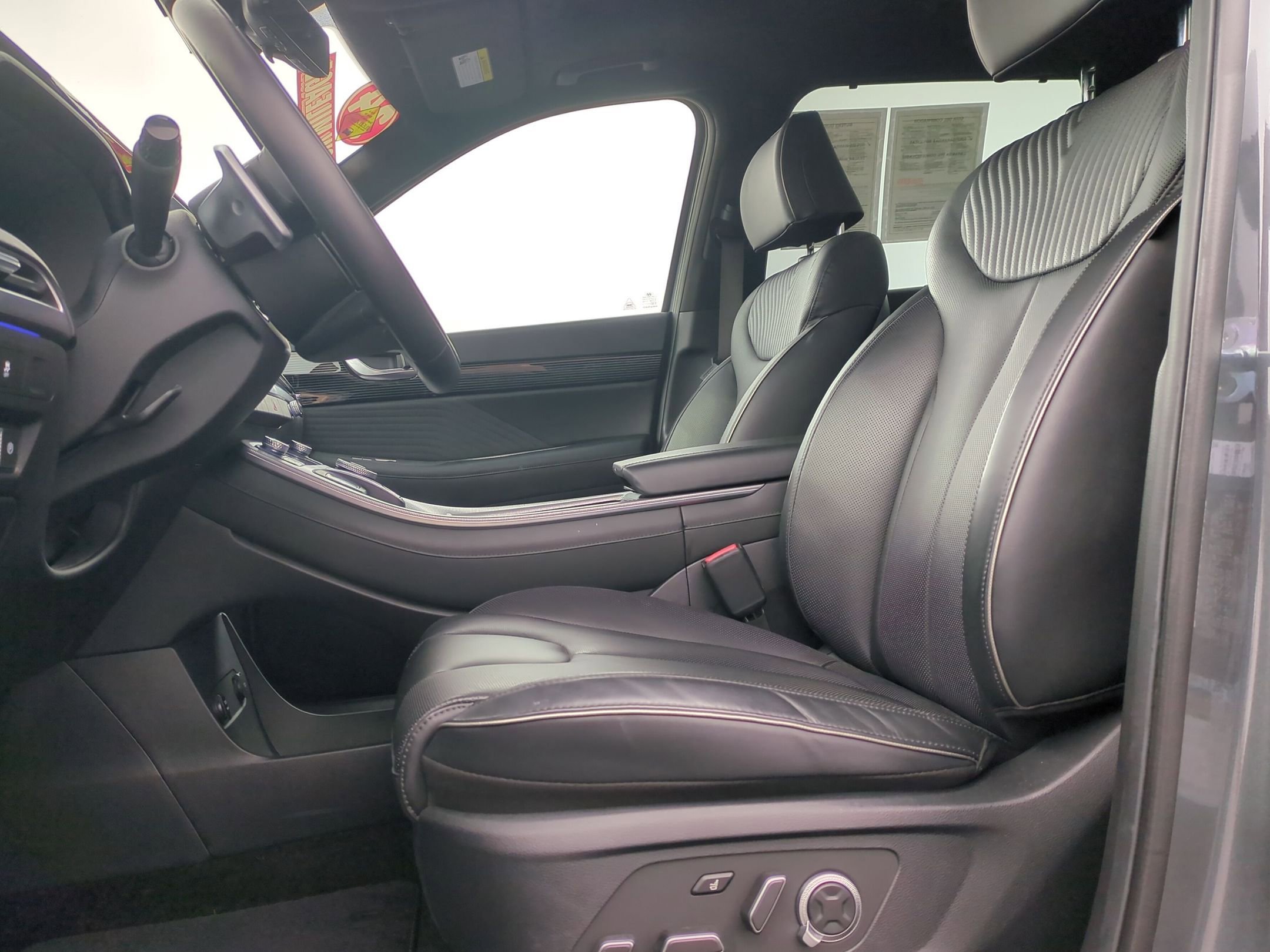 Used 2024 Hyundai Palisade Calligraphy image 20