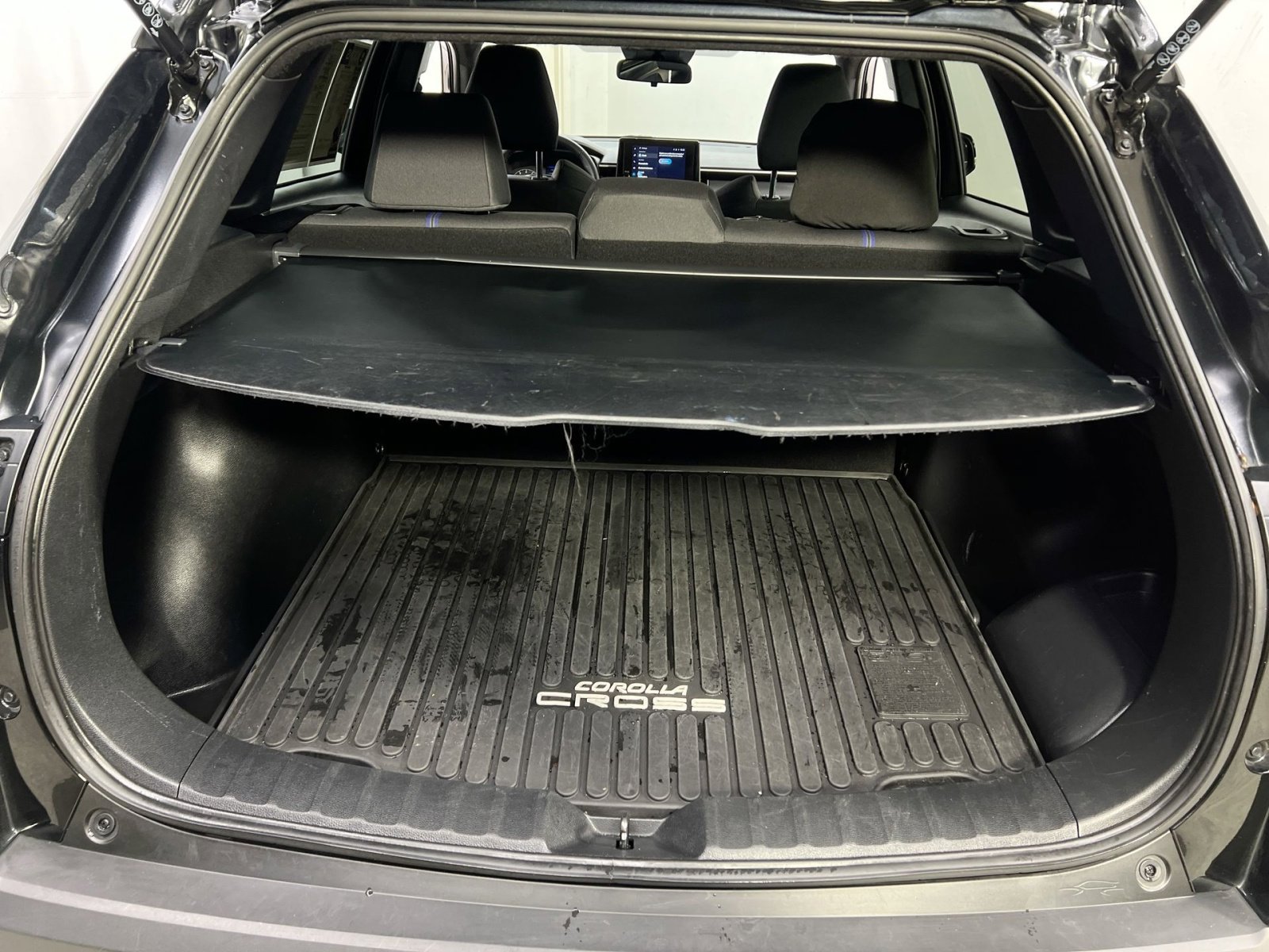 Used 2025 Toyota Corolla Cross AWD Hybrid image 30