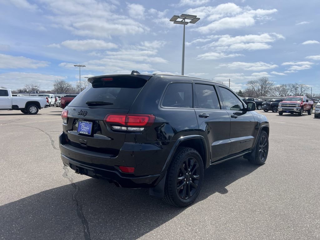 Used 2021 Jeep Grand Cherokee Laredo X AWD/4WD image 6
