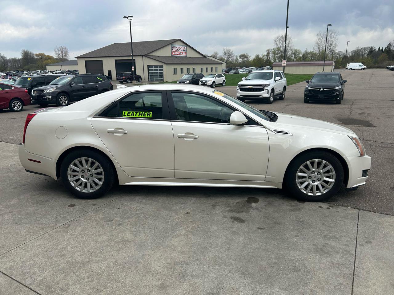 Used 2010 Cadillac CTS Luxury RWD image 4