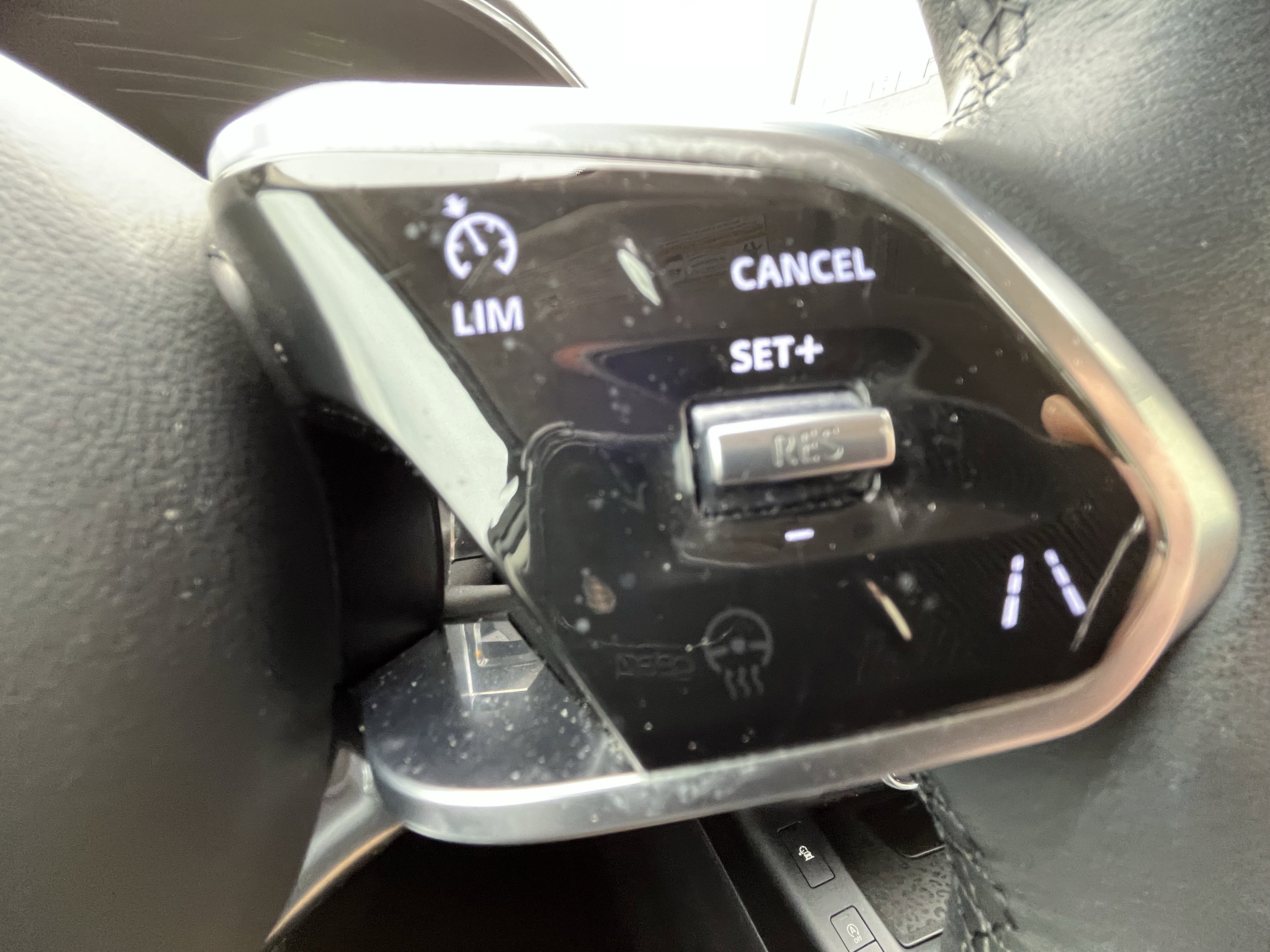 Used 2021 Jaguar E-PACE SE image 18