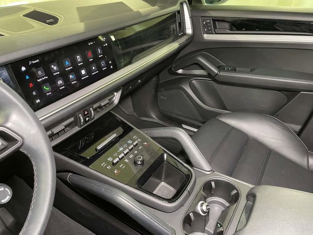 Certified 2025 Porsche Cayenne w/ Premium Package Plus image 34