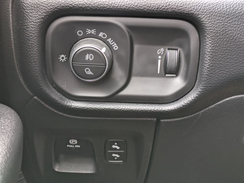 Used 2021 RAM 1500 Big Horn image 16