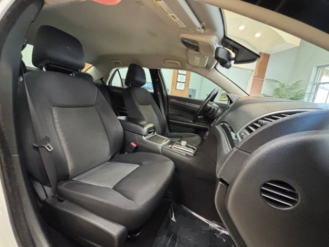 Used 2021 Chrysler 300 Touring w/ Sport Appearance Package RWD image 10