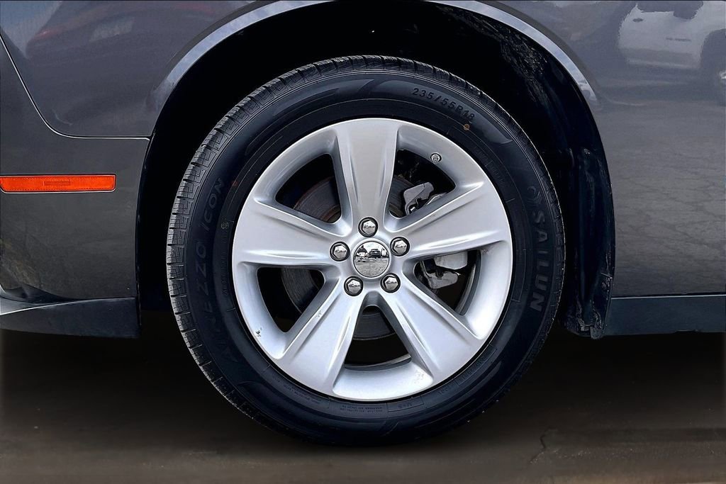 Used 2023 Dodge Challenger SXT image 33