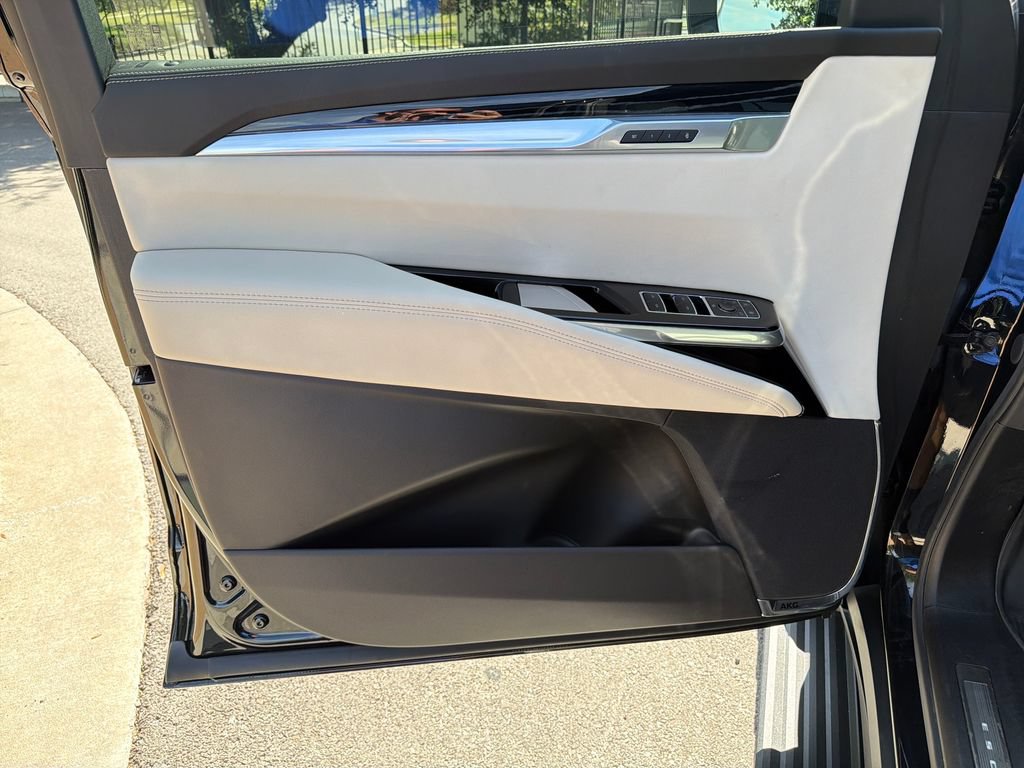 Certified 2025 Cadillac Escalade Sport w/ LPO, ONYX Package RWD image 21