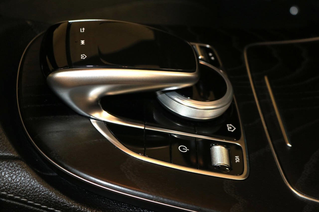 Used 2020 Mercedes-Benz E 350 Sedan image 48