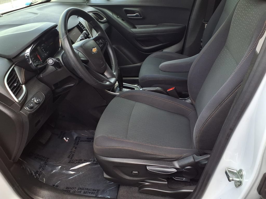 Used 2020 Chevrolet Trax LS FWD image 18