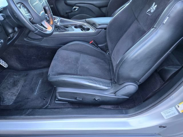 Used 2016 Dodge Challenger R/T Scat Pack w/ Leather Interior Group RWD image 19