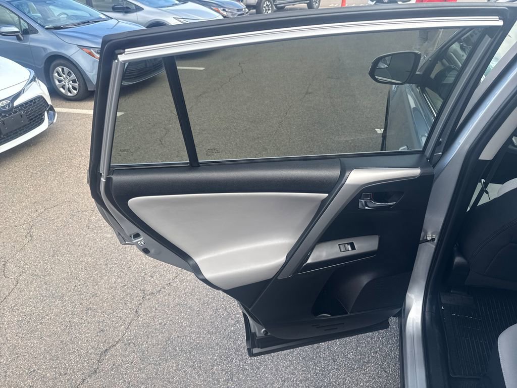 Used 2017 Toyota RAV4 XLE w/ Premium Special Value Package image 40