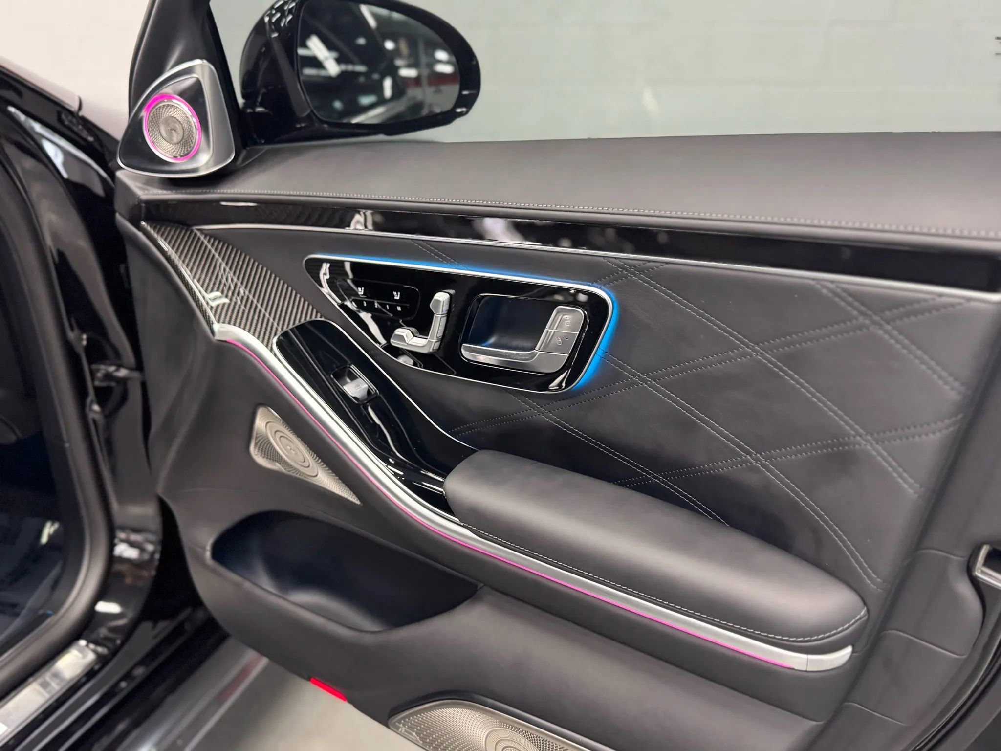 Used 2024 Mercedes-Benz S 63 AMG S w/ Carbon Fiber Exterior Package image 68