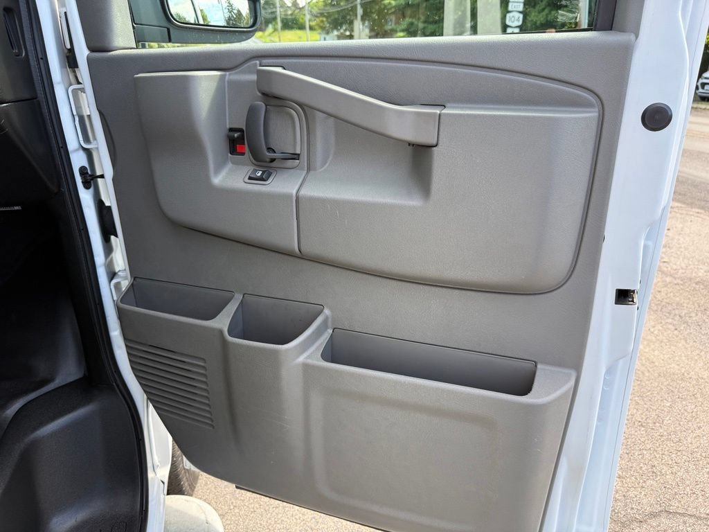 Used 2025 Chevrolet Express 2500 w/ Driver Convenience Package RWD image 31