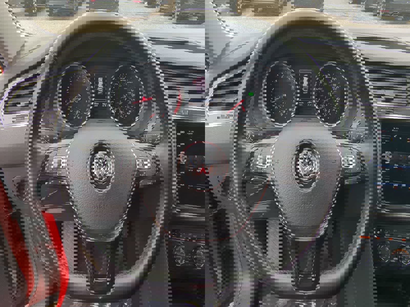 Used 2018 Volkswagen Tiguan SE image 22