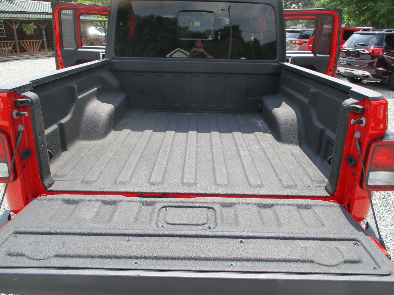 Used 2023 Jeep Gladiator Overland AWD/4WD image 34