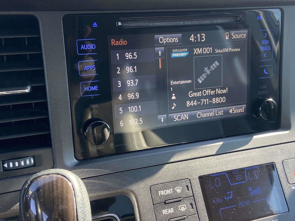 Used 2016 Toyota Sienna XLE FWD image 26