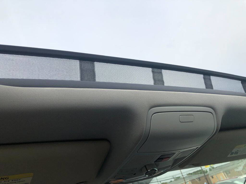 Used 2016 Volkswagen Tiguan SE image 18