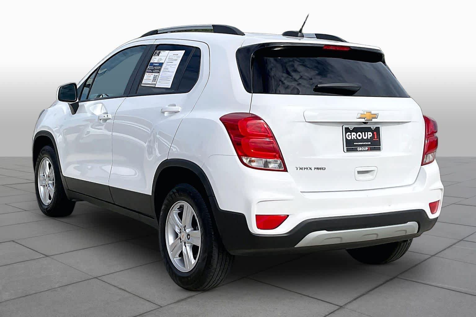 Used 2022 Chevrolet Trax LT w/ LT Convenience Package AWD/4WD image 12