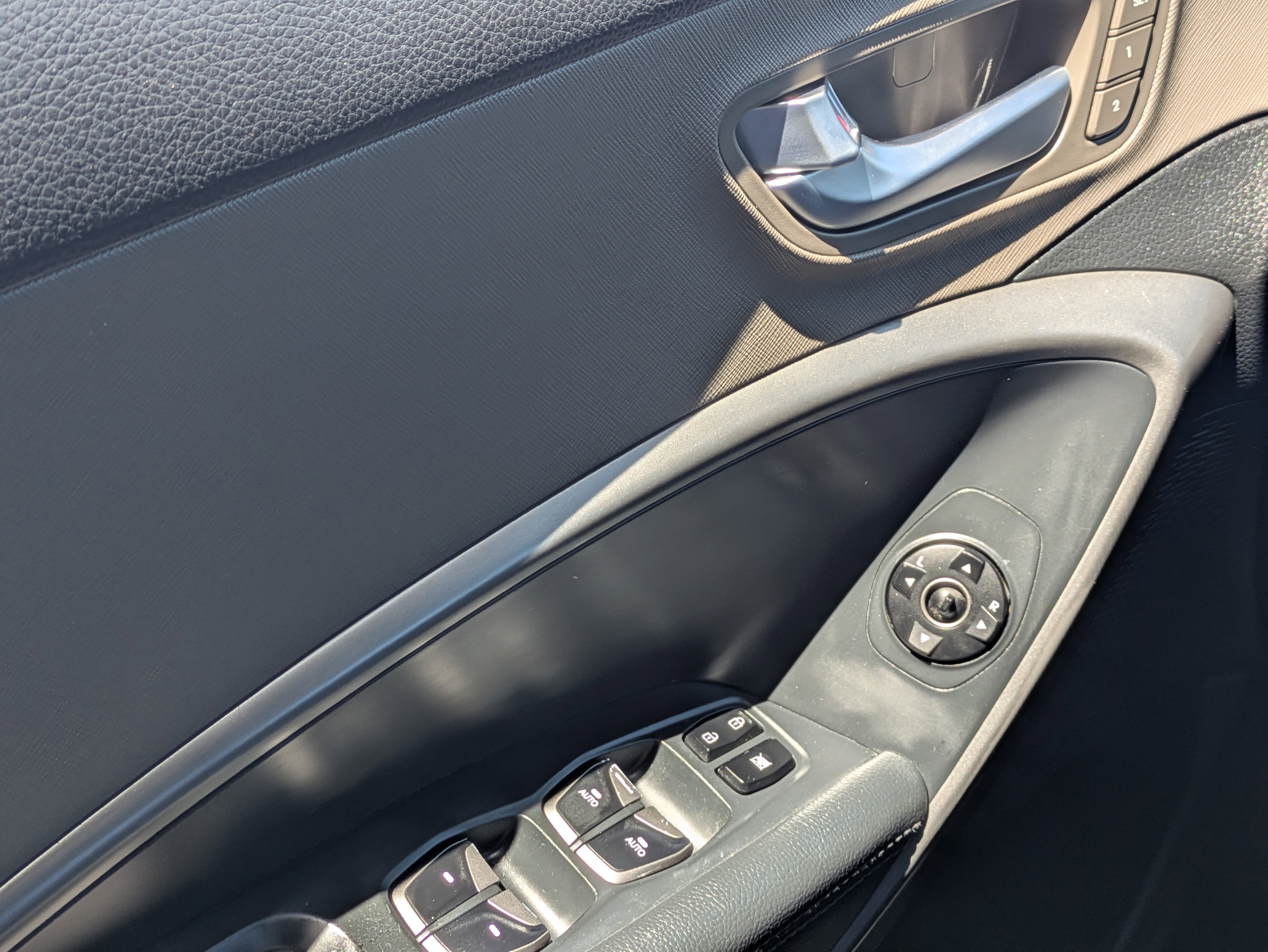 Used 2018 Hyundai Santa Fe Limited FWD image 28