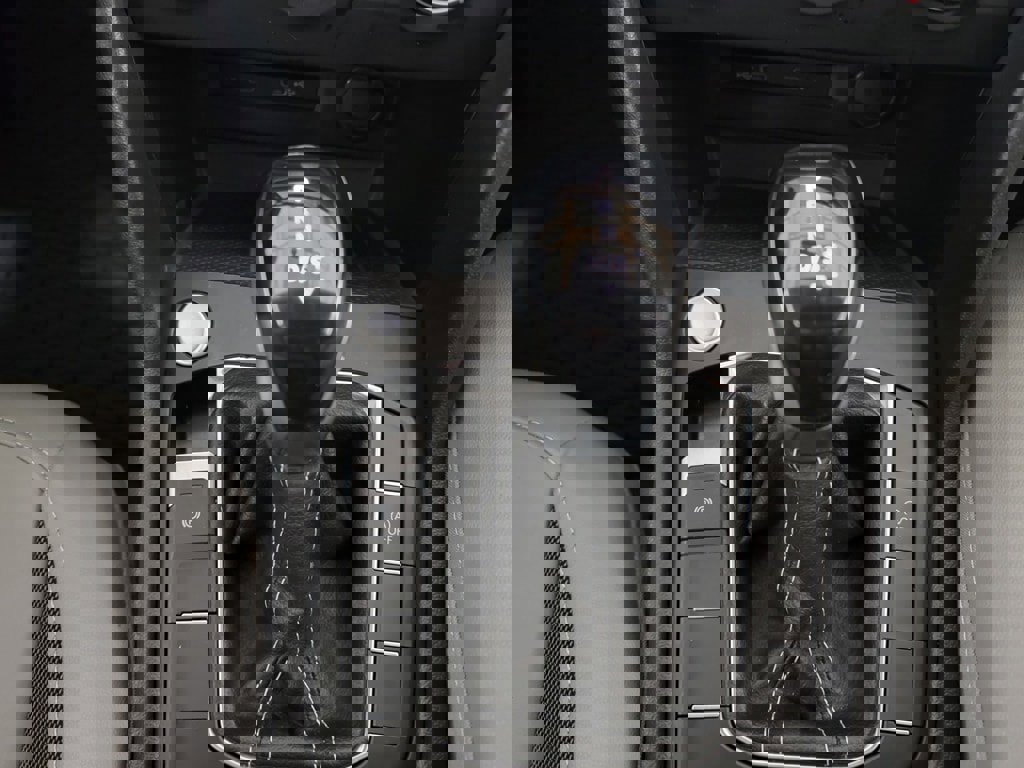 Used 2022 Volkswagen Taos SE image 17