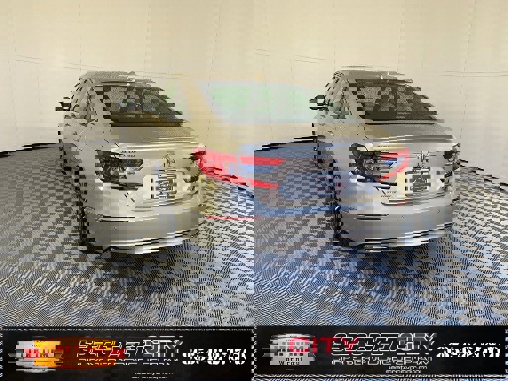 Used 2019 Honda Accord Touring image 5