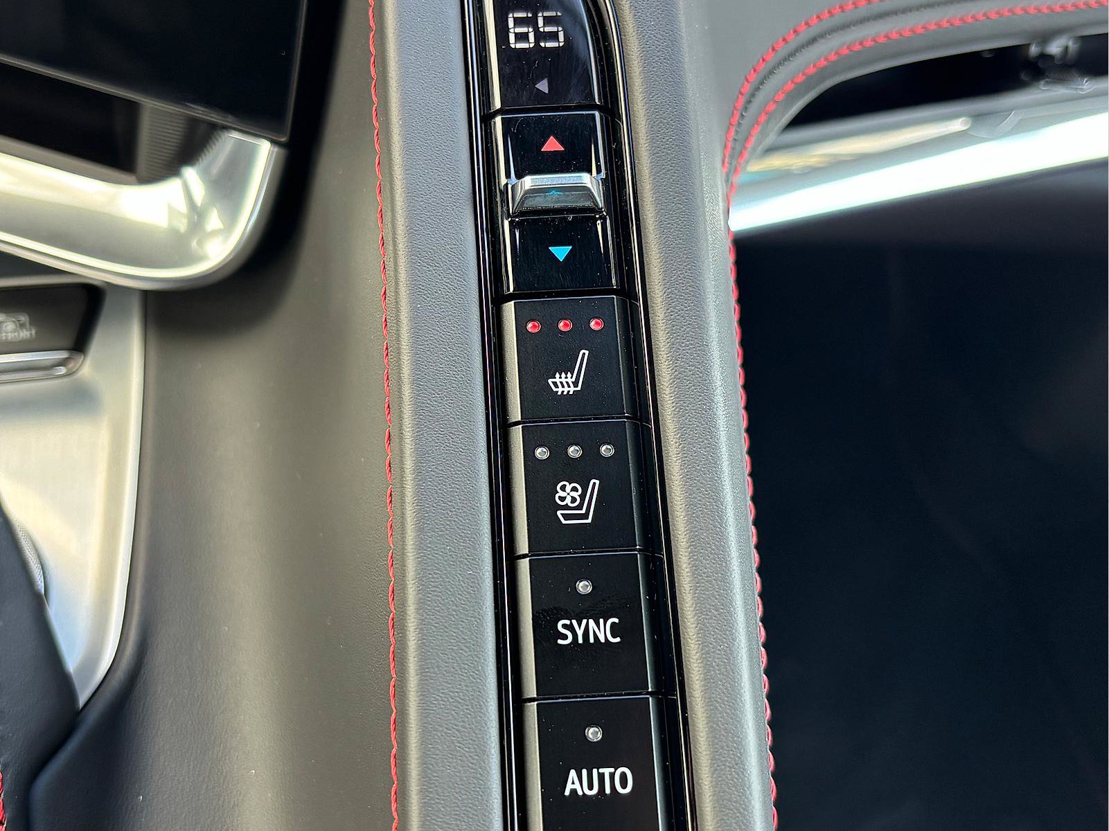 Used 2020 Chevrolet Corvette Stingray Premium Cpe w/ 3LT Preferred Equipment Group RWD image 29