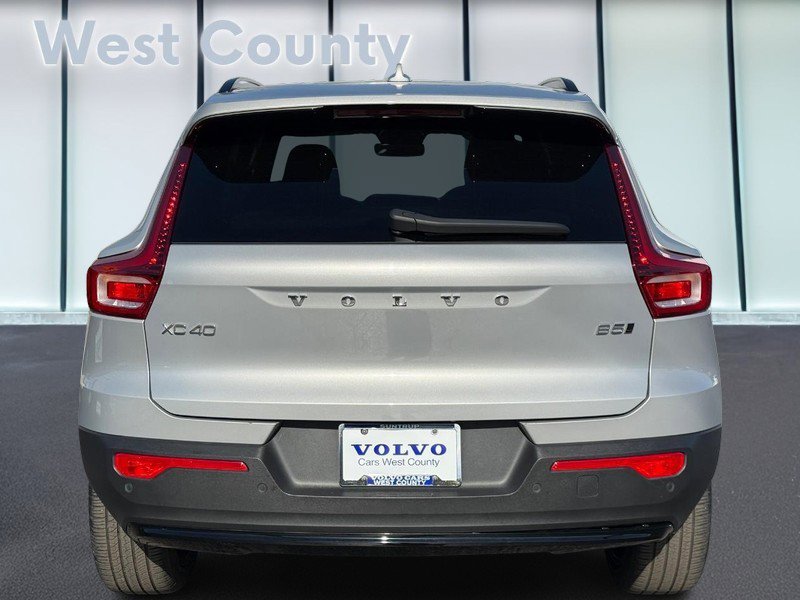 Certified 2023 Volvo XC40 B5 Ultimate w/ Protection Package Premier image 6