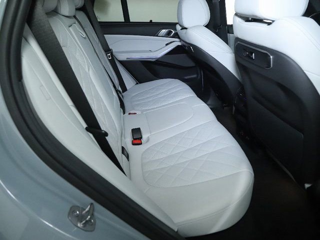 Used 2024 BMW X5 xDrive40i w/ Executive Package AWD/4WD image 37
