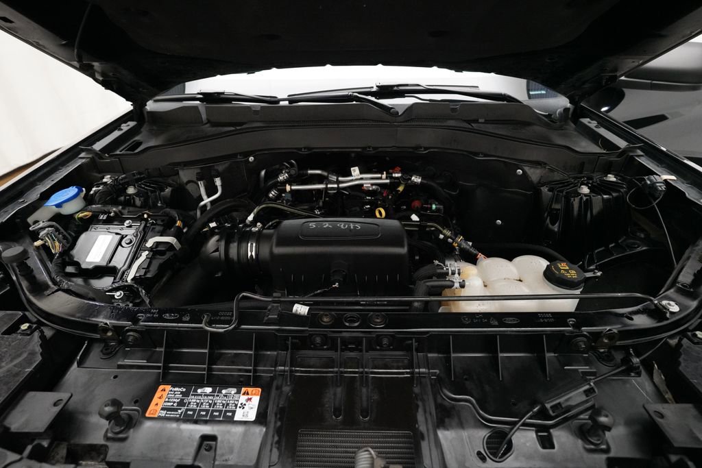 Used 2023 Ford Explorer XLT w/ Equipment Group 202A image 3