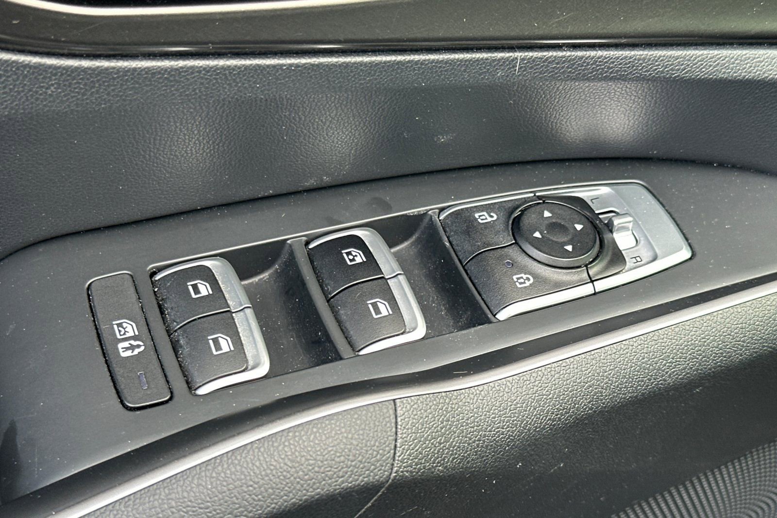Used 2024 Kia Sorento EX w/ Panoramic Sunroof Package AWD/4WD image 12