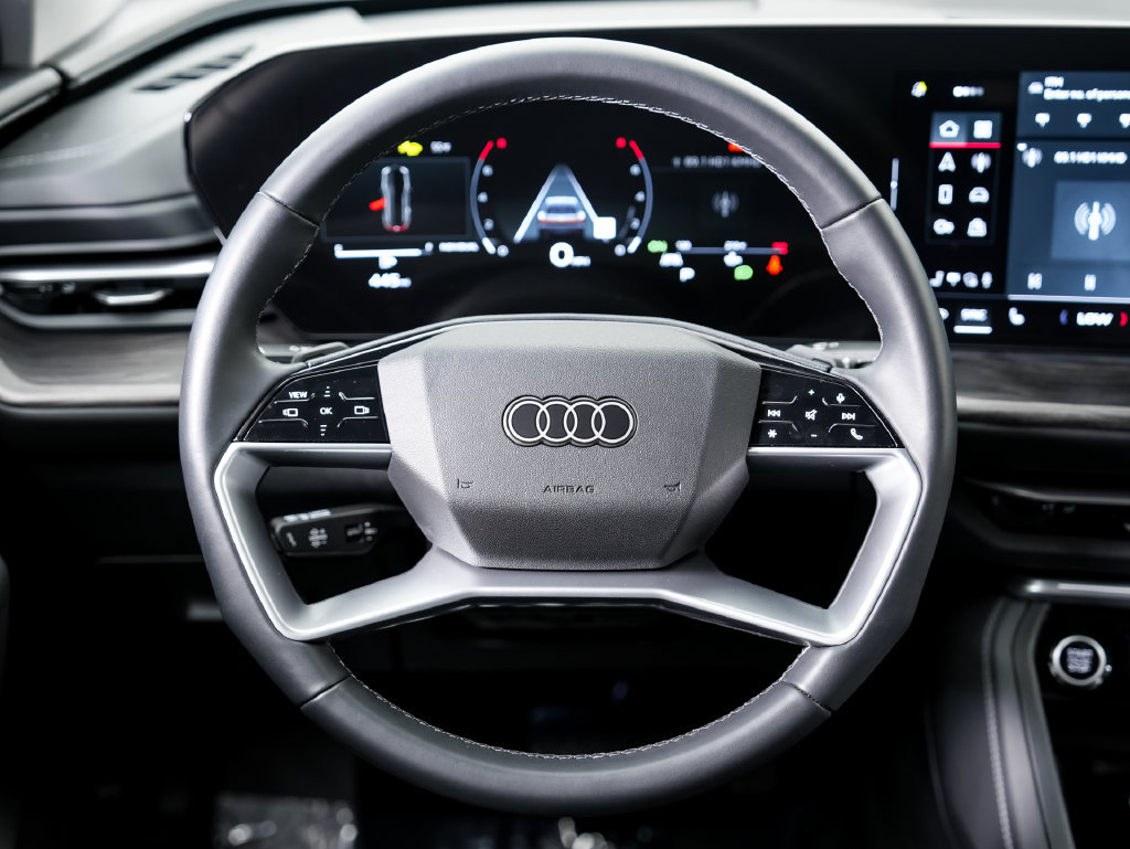Certified 2025 Audi Q5 Premium w/ 19" Wheel Package AWD/4WD image 11