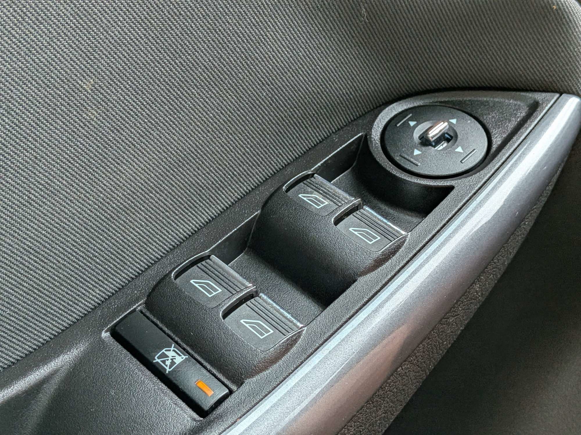 Used 2014 Ford Focus Titanium FWD image 29